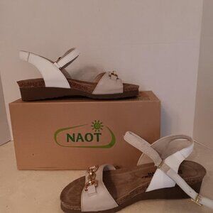 NEW NAOT LEATHER BEIGH & WHITE SANDALS SIZE 9 FROM QVC